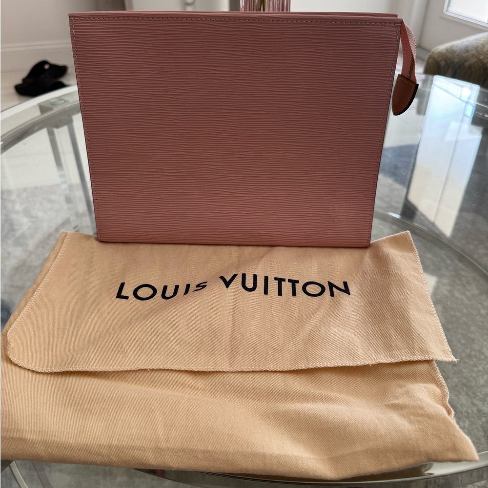 NEW Louis Vuitton Poche Toillete in Rose Epi